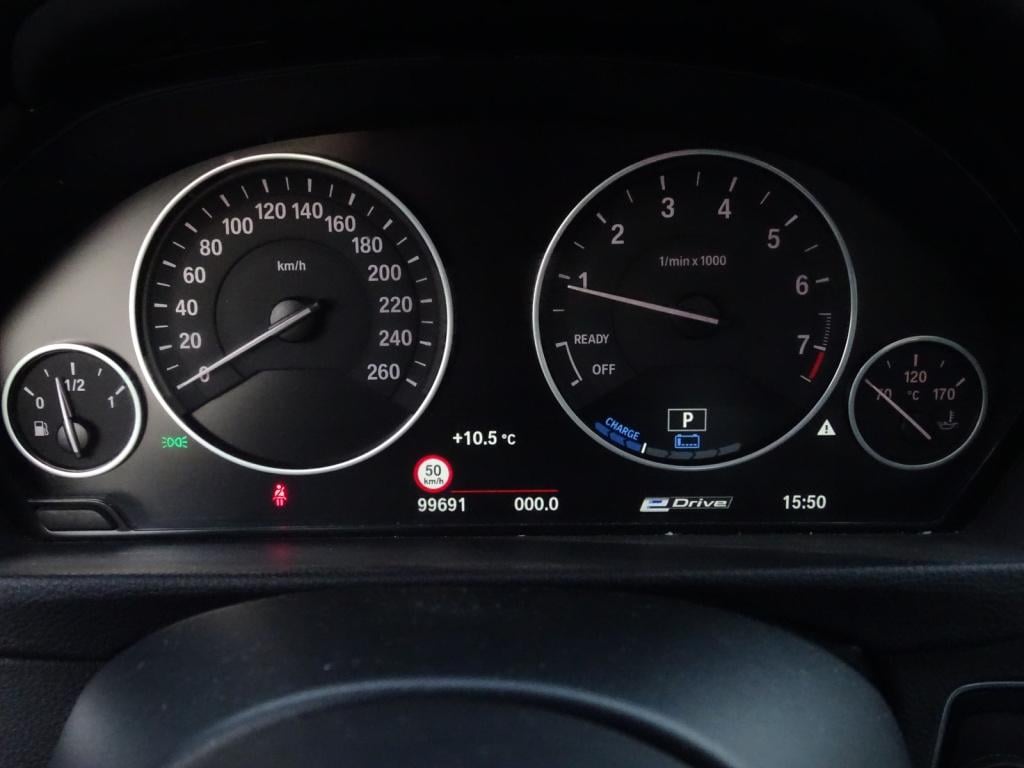 BMW 3-serie 330e luxury