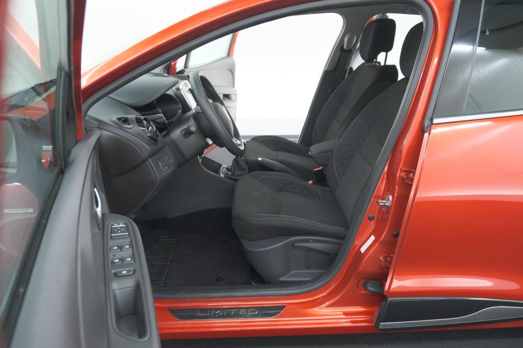 Renault Clio tce 90 limited | trekhaak | parkeersensoren | navigatie