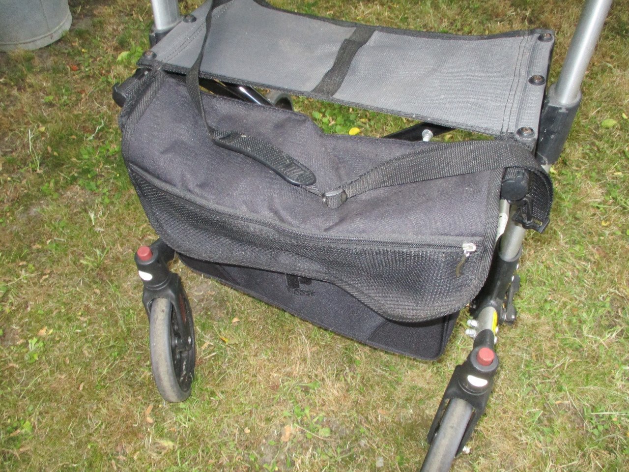 Rollator met tas / (schoudertas ) rugband