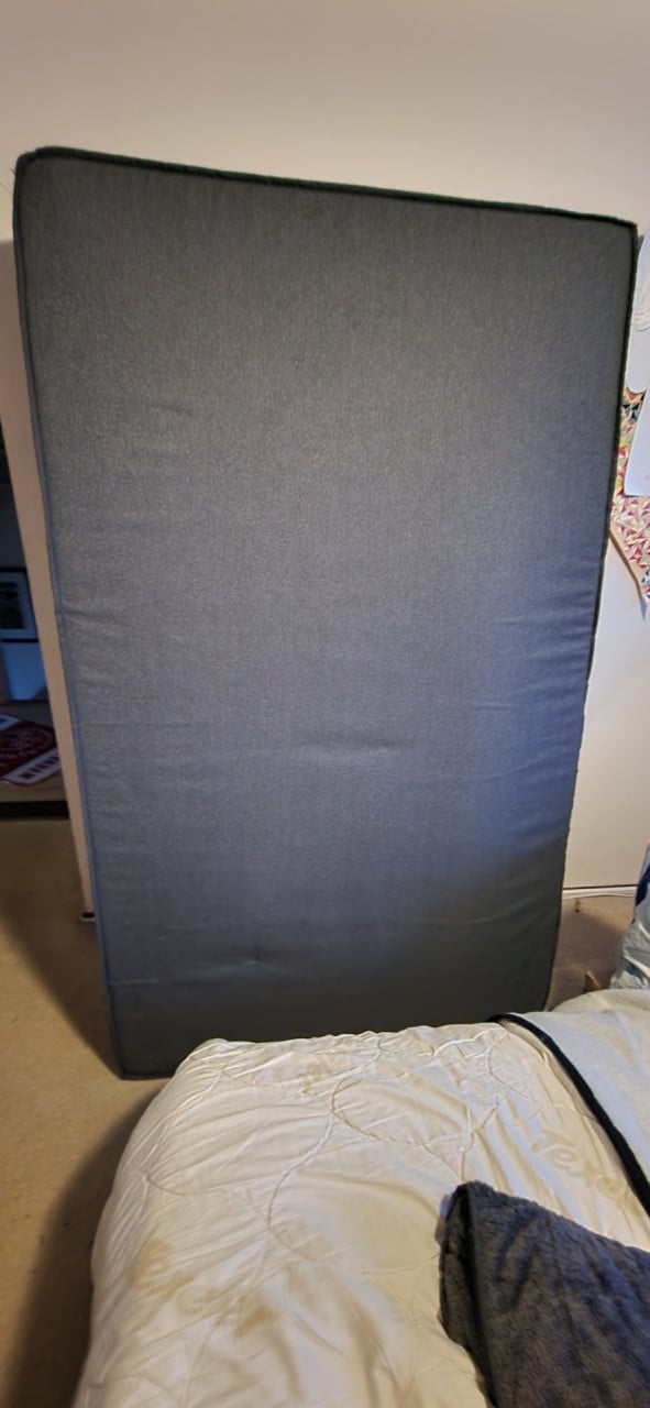 EEN GOED MATRAS, TE WEINIG GEBRUIKT. WIE HEEFT HIER INTRESSE VOOR!