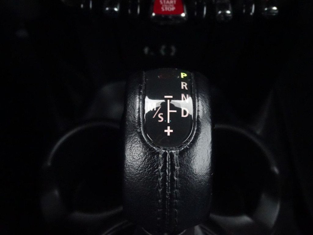 Mini Cooper mini 1.5 serious business automaat | jcw pack | king's cross