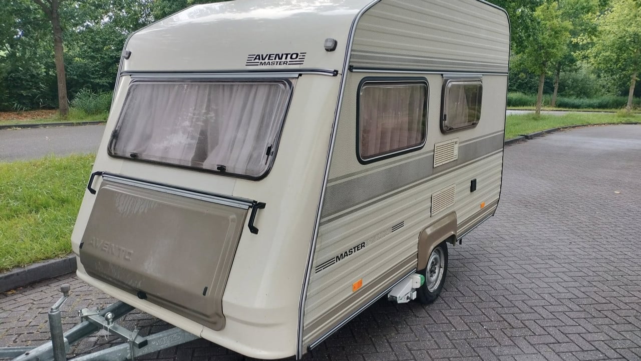 Avento 315 (1994) met mover en voortent
