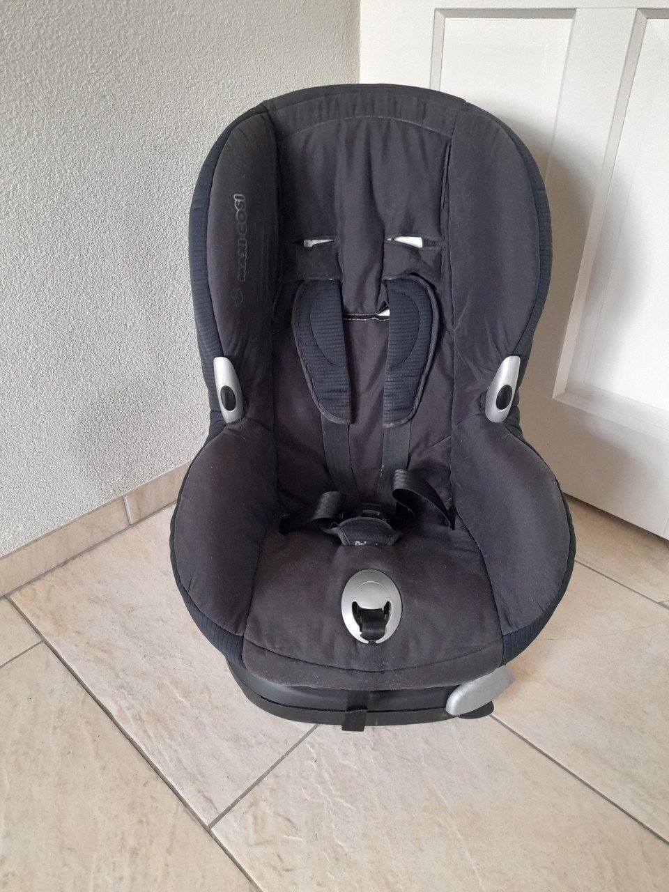 Maxi cosi autostoel 9/18 kg (in goede nette schone staat )