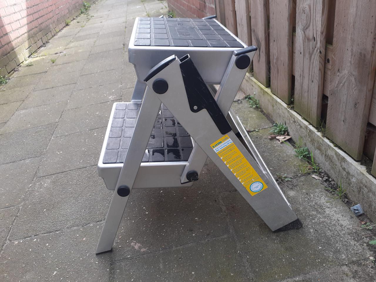 2 x Grote *** OPSTAP *** 80cm brede trap voor caravan 2-treden