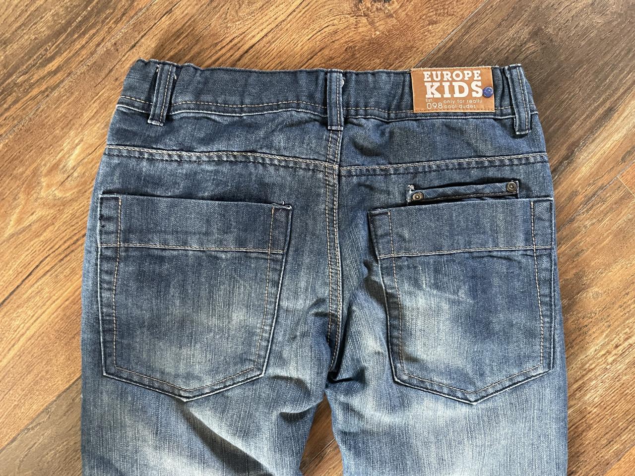 Nette Jongens broek Maat 152