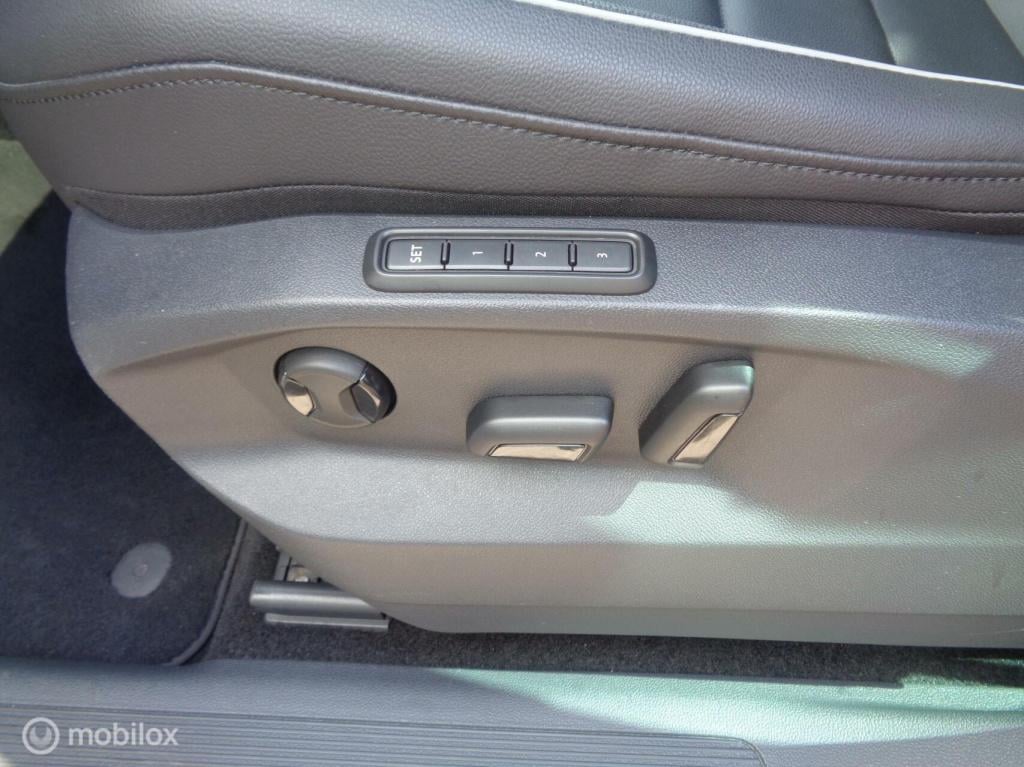 Volkswagen Tiguan 1.5 tsi elegance/airco/navi/pano/virtual/leer/memory/stoe