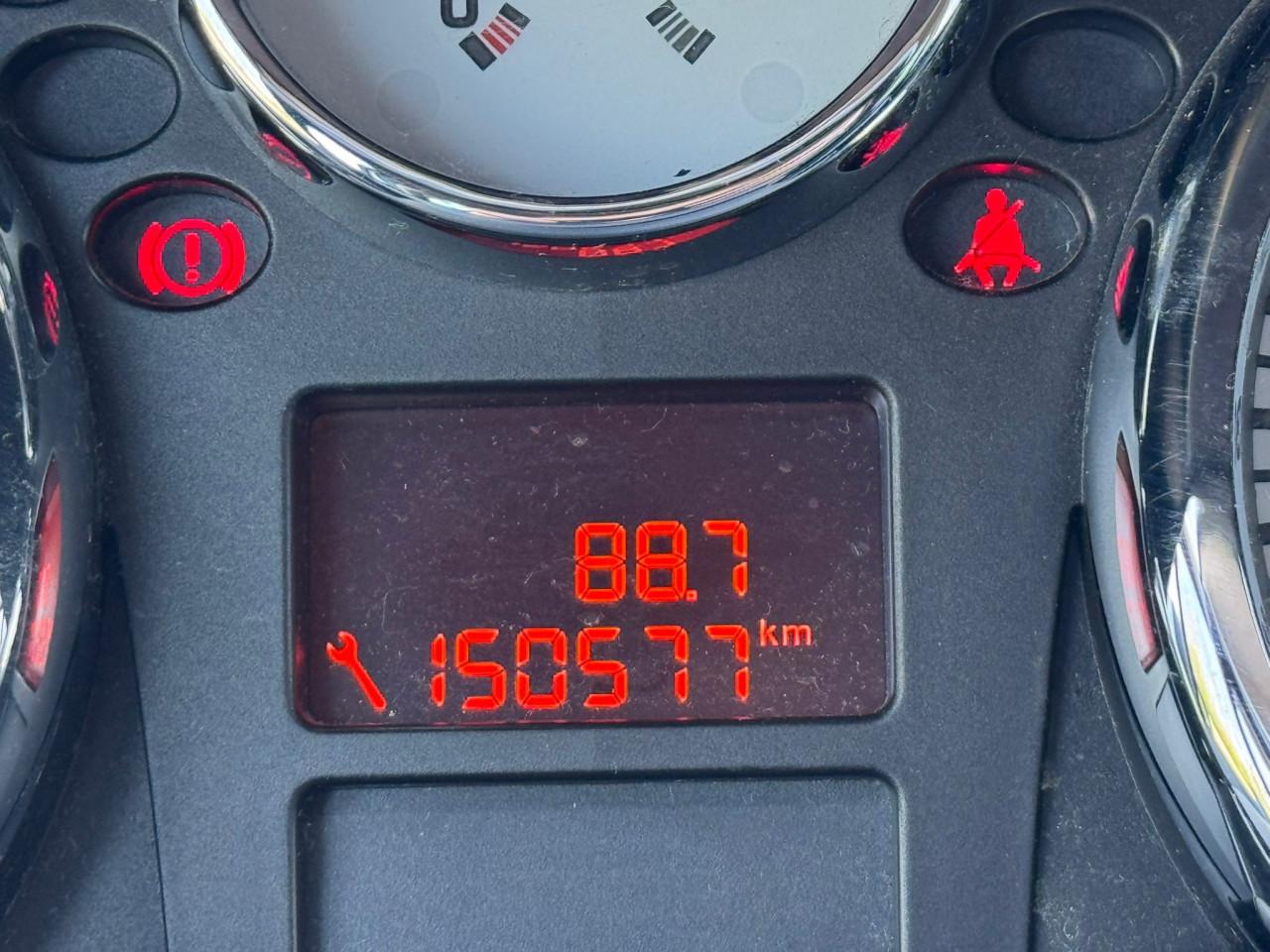 Peugeot 207 bj 2008 2250 euro