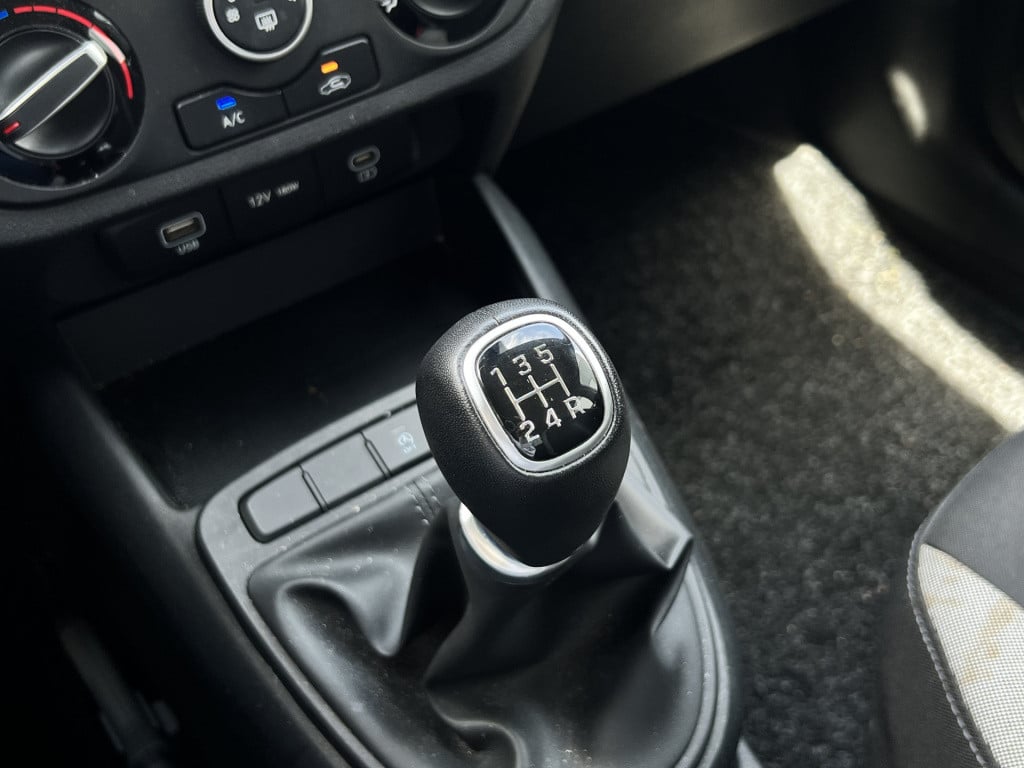 Hyundai I 10 1.0 comfort | camera | cruise control | two tone | apple/ andr