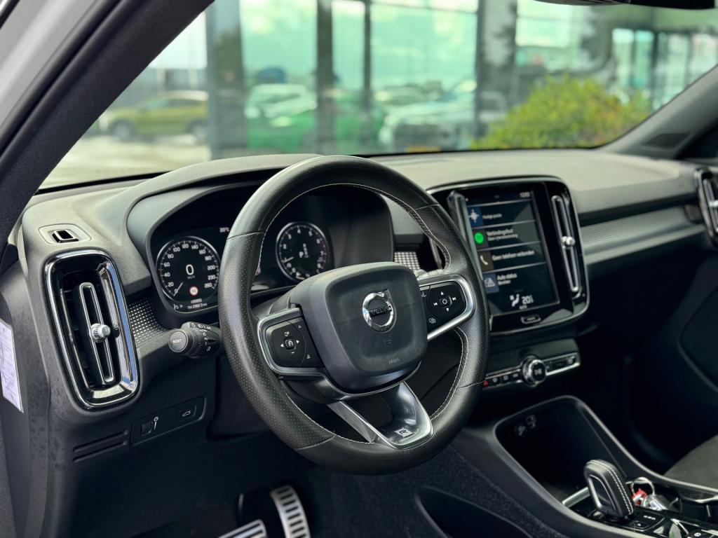Volvo XC40 1.5 t3 r-design * harman/kardon * trekhaak