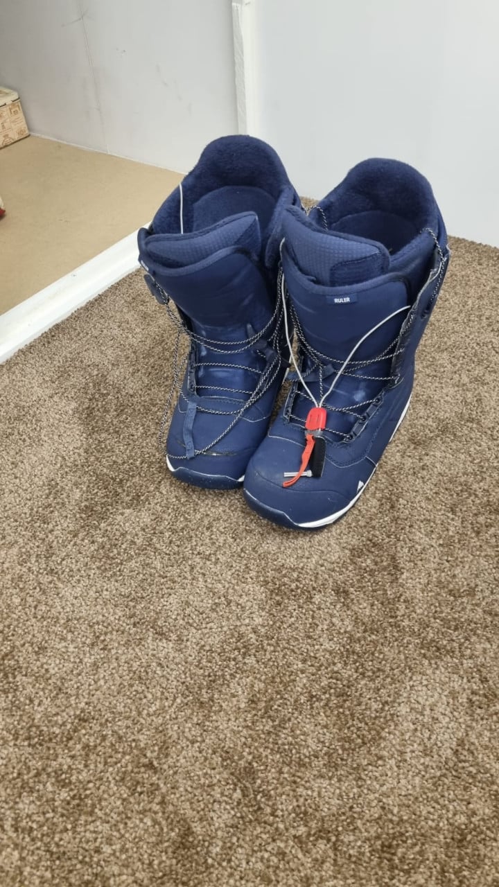 Te koop: snowboard spullen