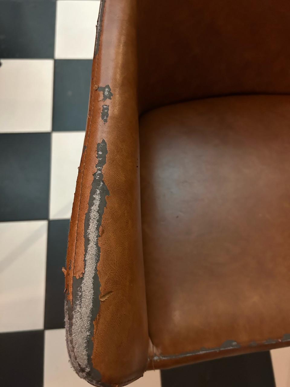 Stoelen met slijtage 10 stuks gratis