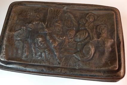 Oud blikken doos met deksel