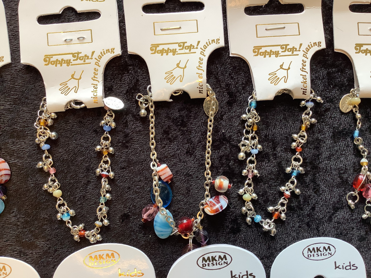 Partij leuke kinder armbandjes. (Partij 138)