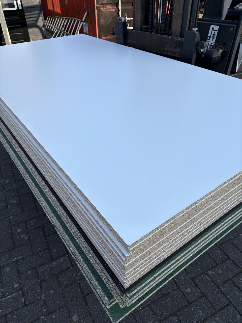 Gelamineerde 18mm meubelplaat wit 125x250