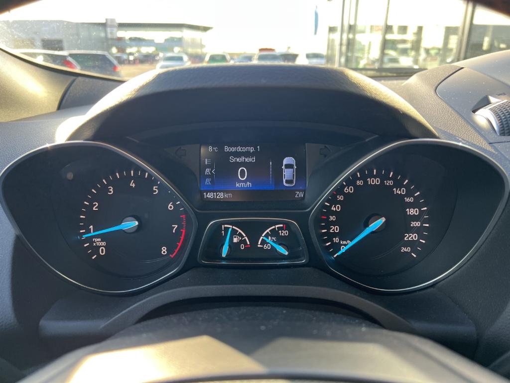 Ford Kuga 1.5 ecoboost 150pk 2wd st line , trekhaak , winterpack