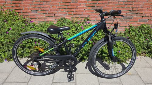 CUBE | 240 | 24 INCH | FRAME 32 CM | NETTE STAAT!