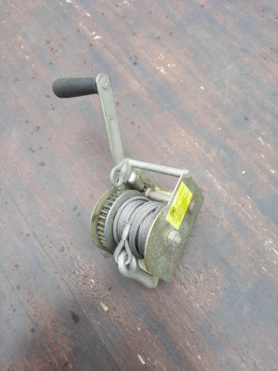 Handlier aanhanger liertje winch per stuk