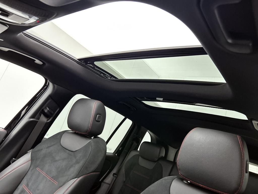 Mercedes-Benz Glb 180 business solution amg | panoramadak | sfeerverlichtin