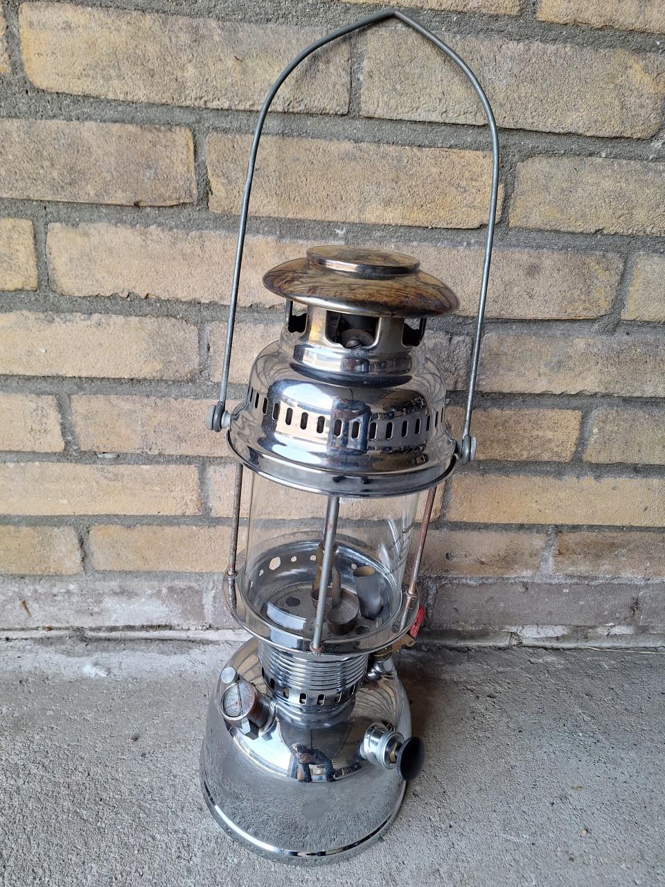 Petroleum lamp
