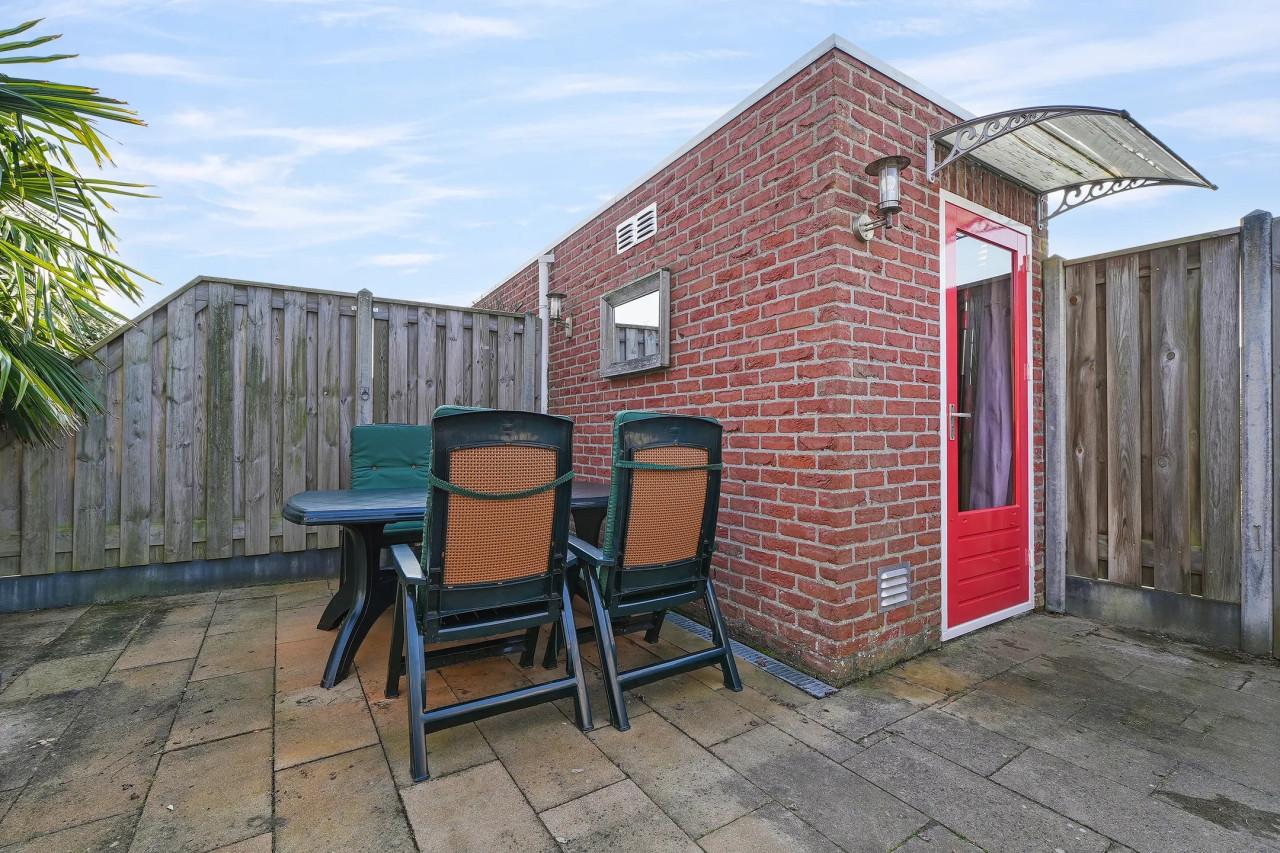 Jardin tafel met 4 standenstoelen met kussens