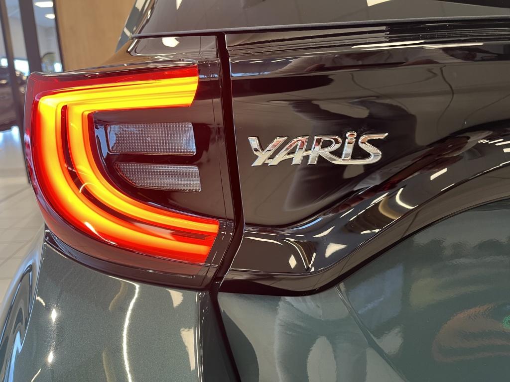 Toyota Yaris 1.5 hybrid 130 executive | incl. € 3.500,-- voorraad voordeel 