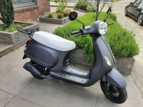 AGM VX50 Snorscooter 1e eigenaar. 3000 km