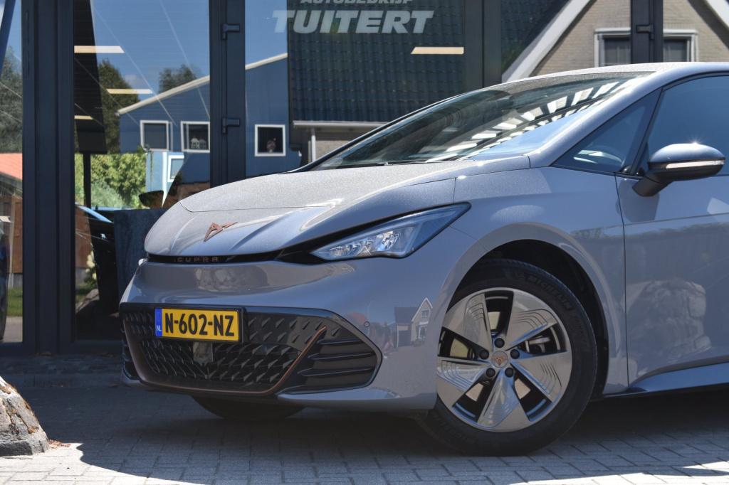 Cupra Born business one 62 kwh soh 93.2% | stoelverwarming | camera | nap |