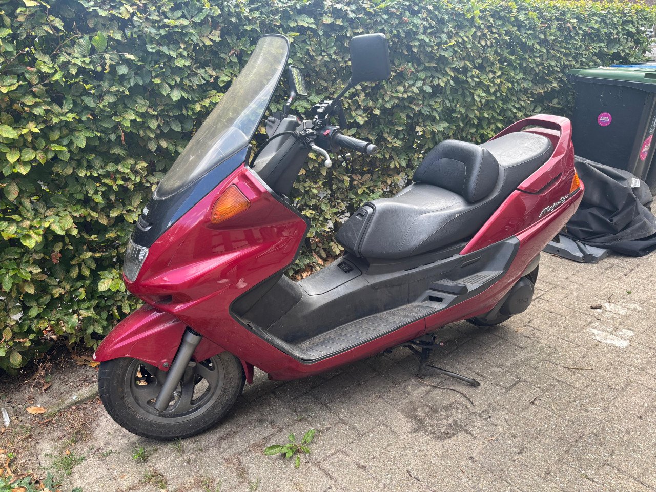Yamaha Majesty 250 met 28200 km - rijdt perfect