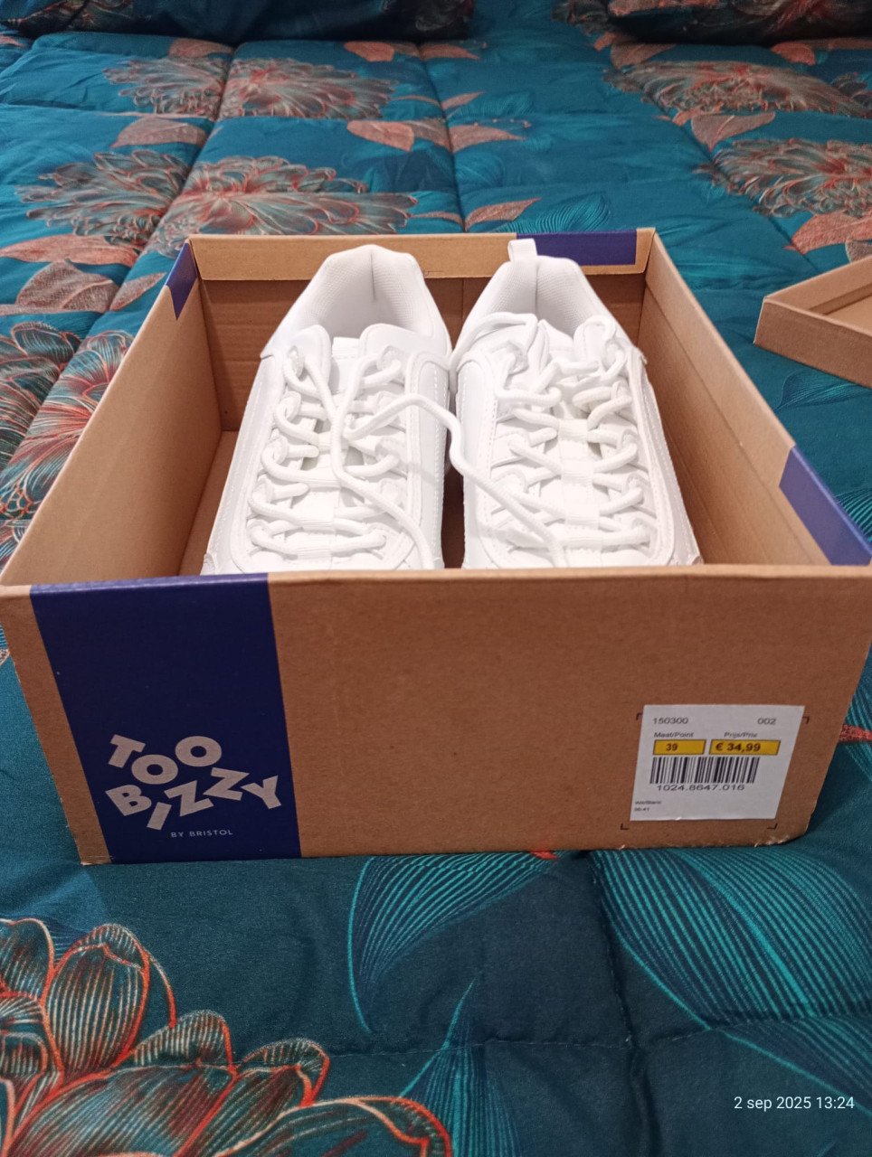 Sneakers