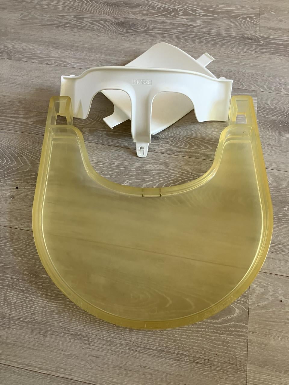 Stokke Tripp Trapp stoel met verkleiner en tafelblad en zit kussentje