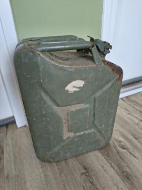 Prachtige groene militaire tank, benzinetank 20L army, groen
