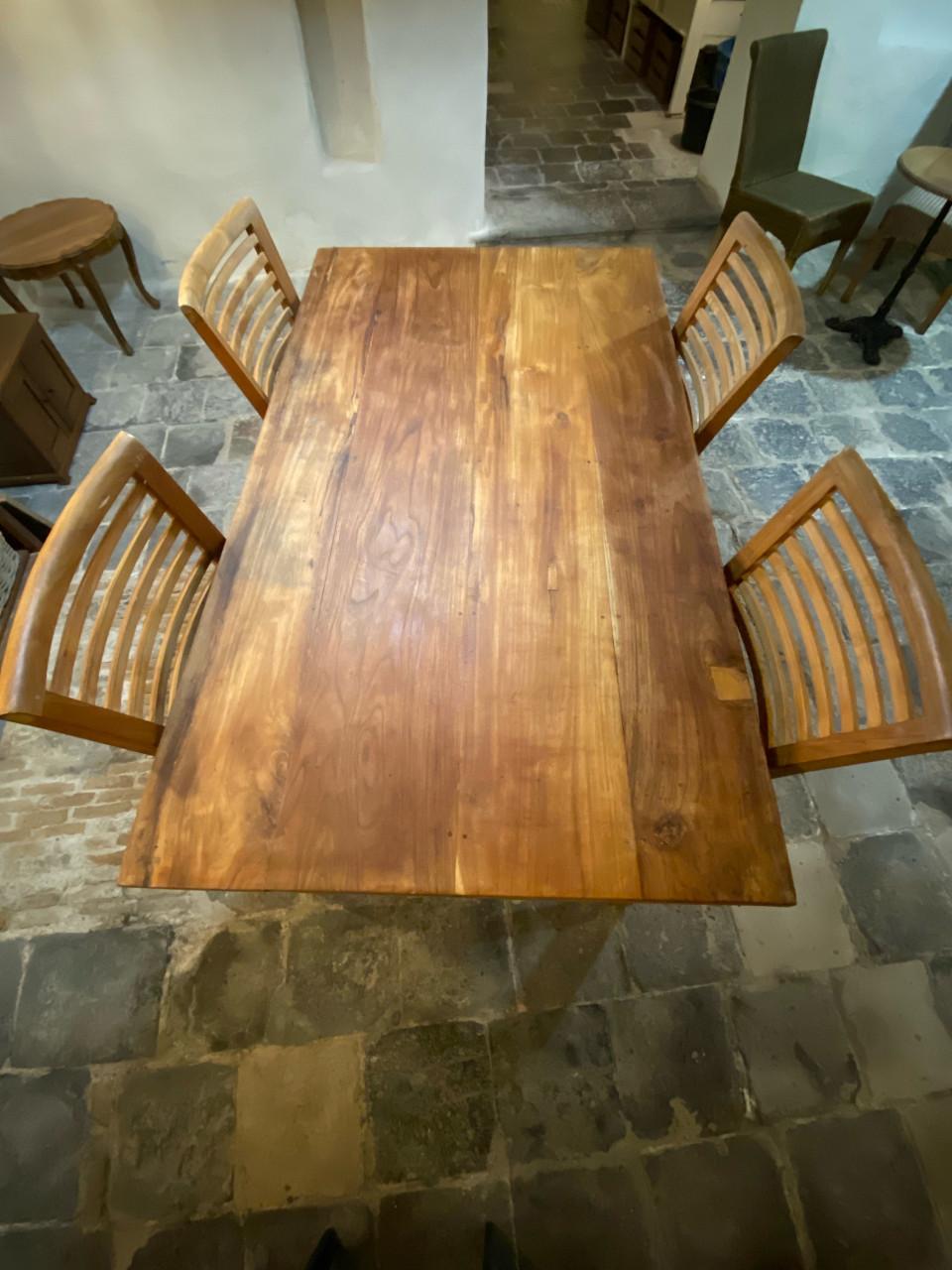 Eetkamerset. Indonesisch Teakhout.