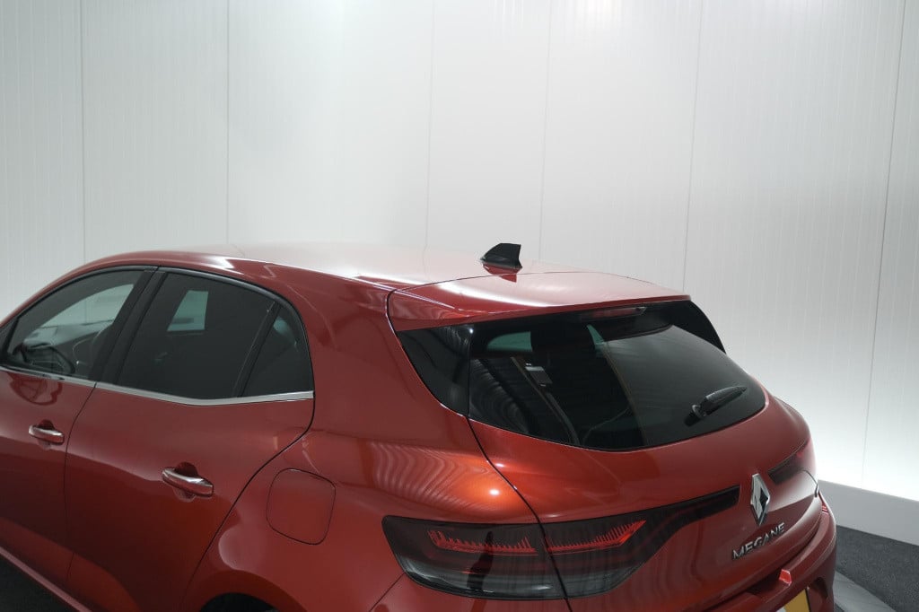 Renault Megane 1.6 plug-in hybrid 160 r.s. line | camera | head-up display 