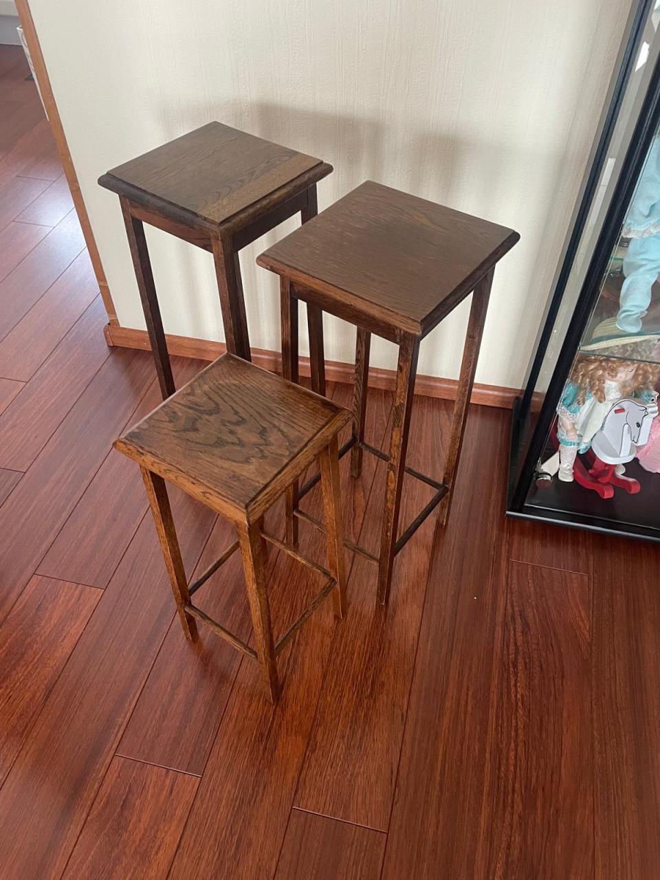 Houten planten tafeltjes