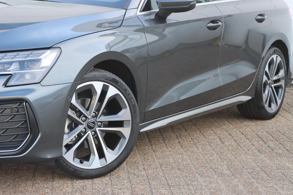 Audi A3 limousine 30 tfsi s edition 115pk s-tronic