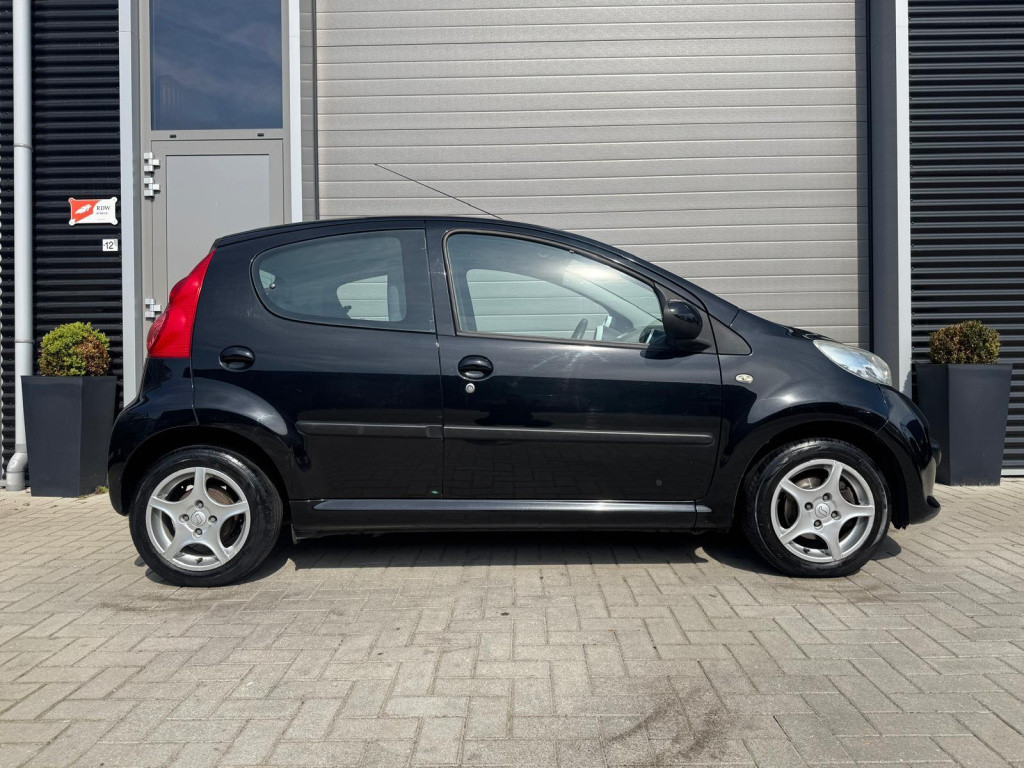 Peugeot 107 1.0-12v xs urban move/nap/apk/airco