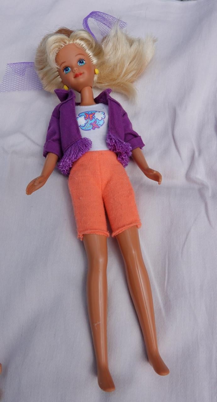 Barbie met kleding