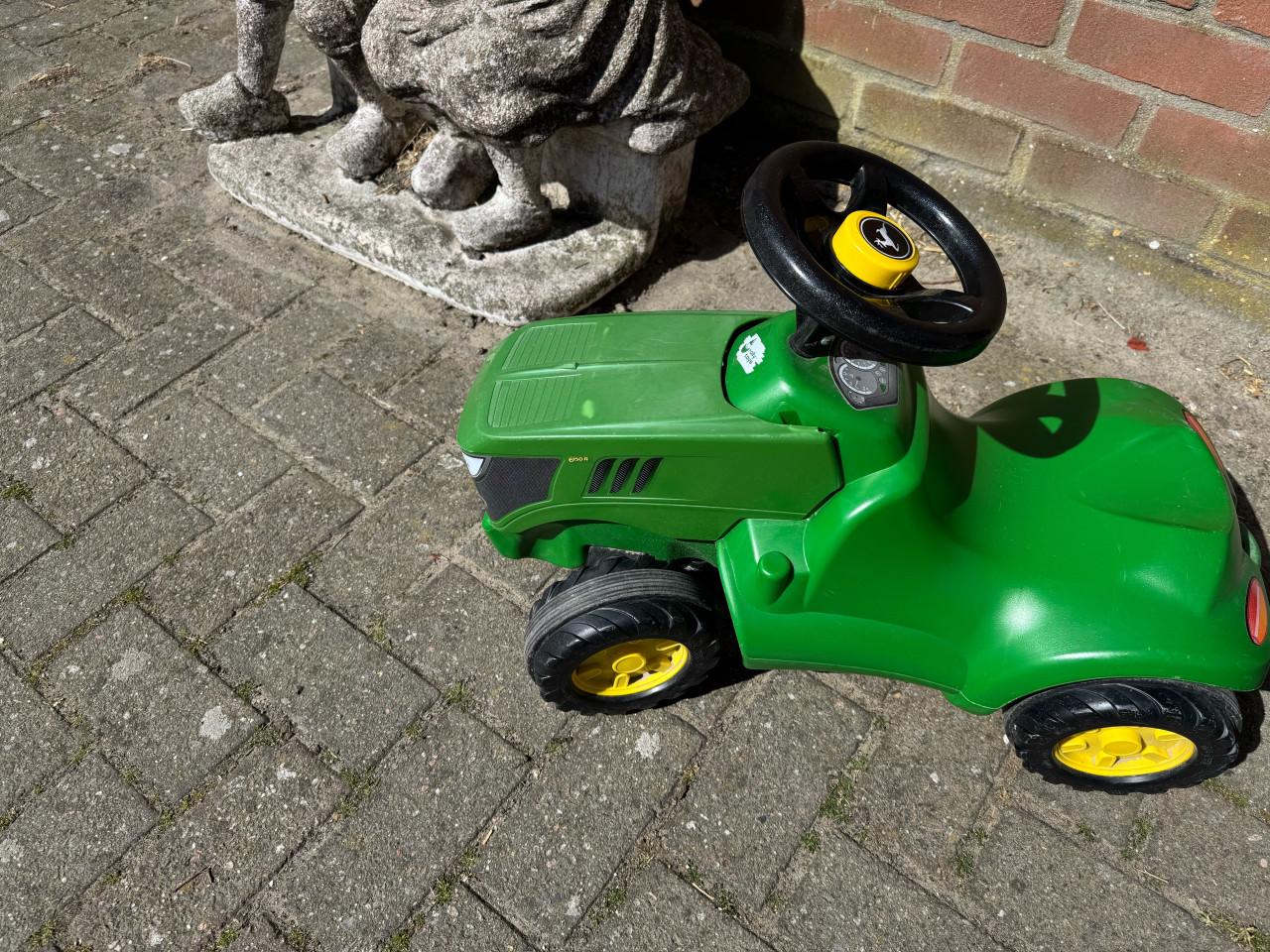 John Deere loopauto izgst