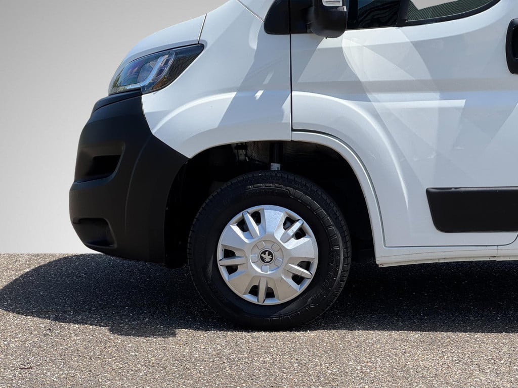 Peugeot Boxer 330 2.0 bluehdi l1h2 premium 3-persoons | trekhaak | kastinbo