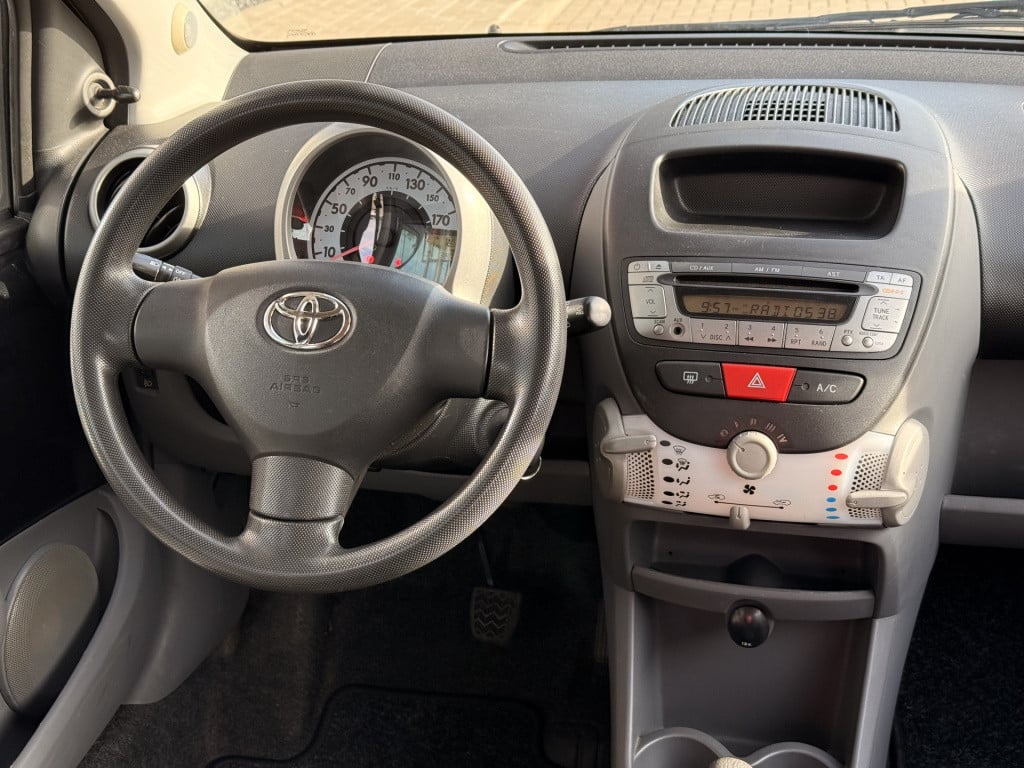 Toyota Aygo 1.0-12v comfort | 5 deurs | automaat | airco | cd - speler | el