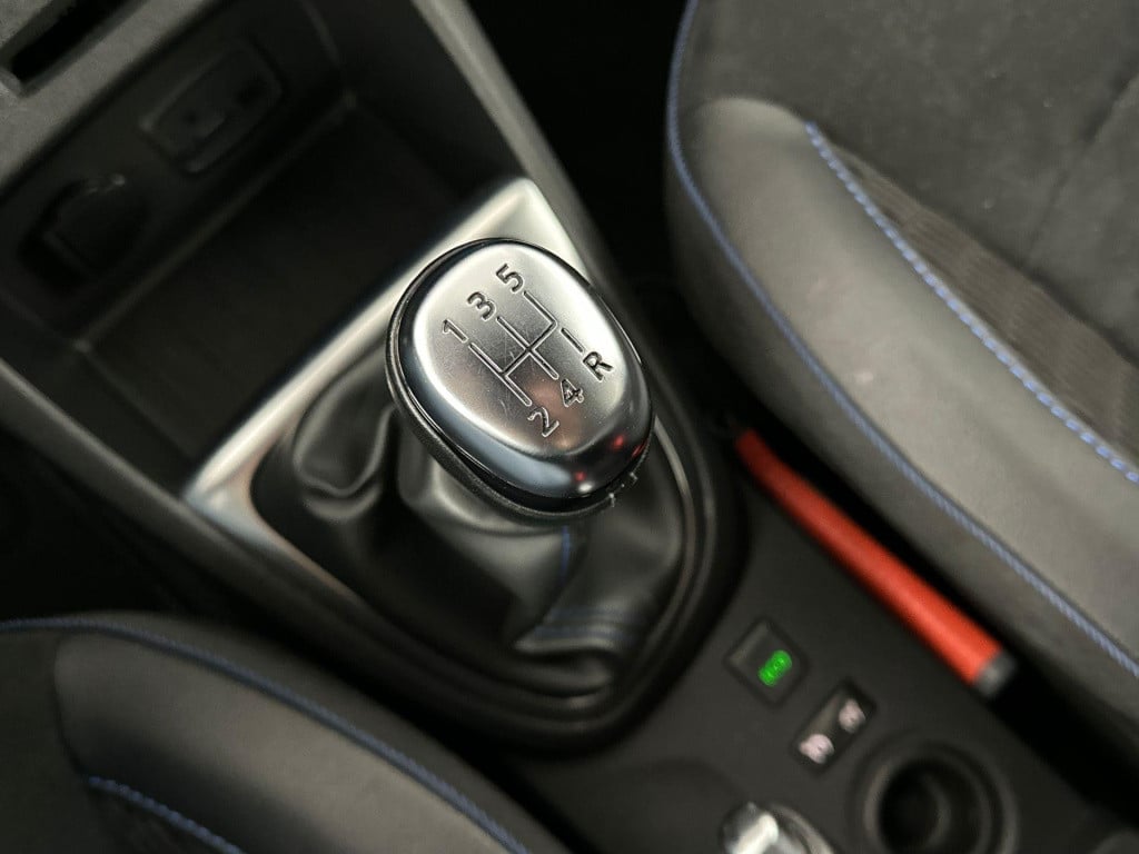 Renault Captur 0.9 tce version s | navigatie | parkeersensoren voor/achter 