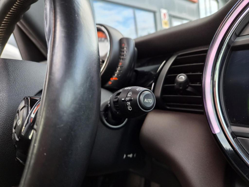 Mini 5-deurs 1.5 cooper chili business