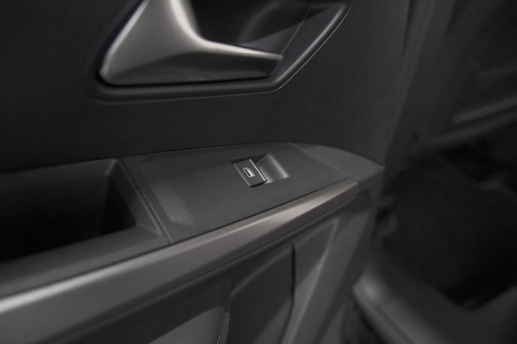 Peugeot 3008 1.2 hybrid 136 gt | adaptieve cruise control | camera | elektr