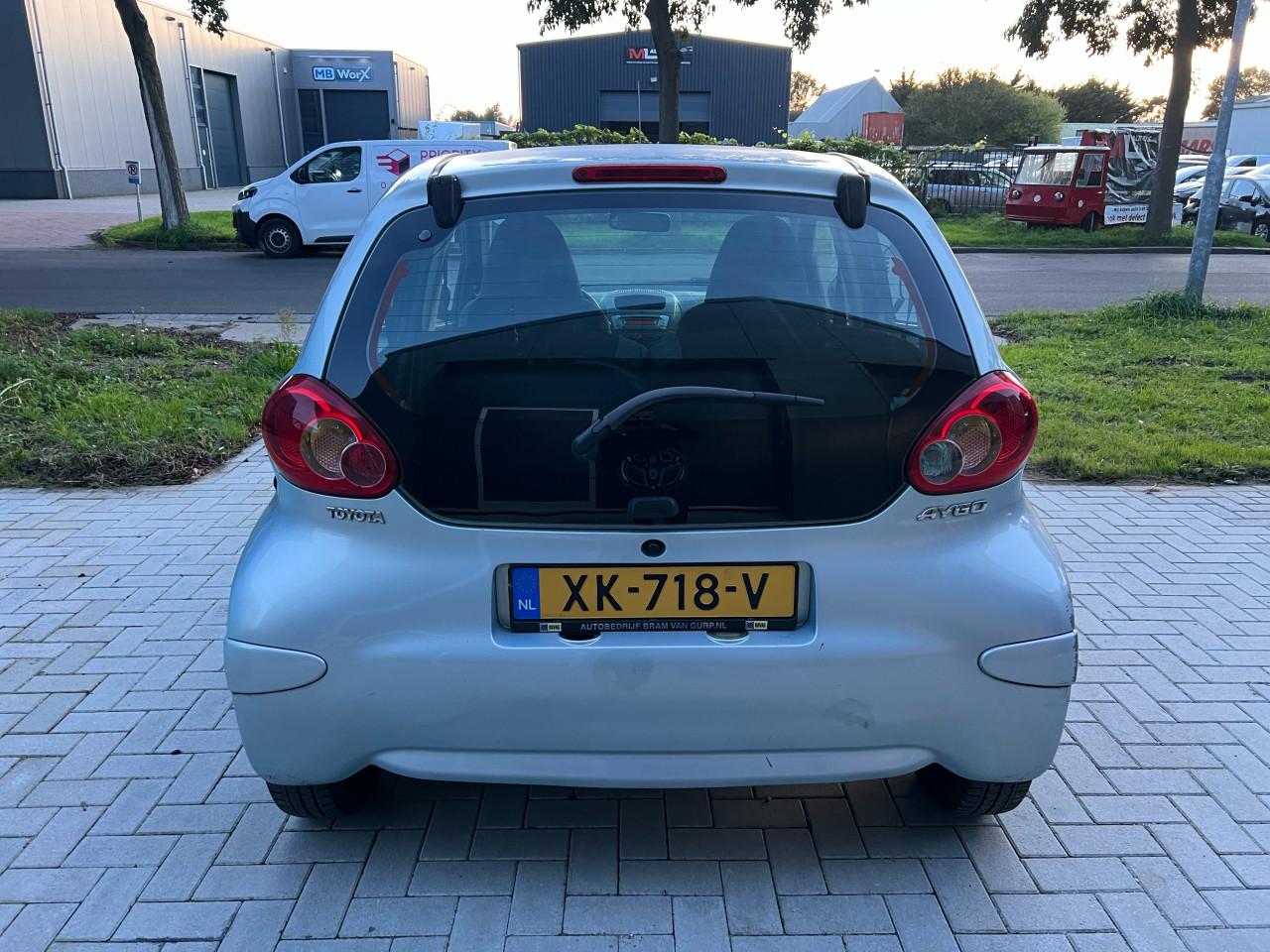 Toyota Aygo 1.0-12V Airco € 999