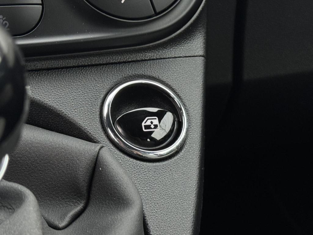 Fiat 500 C 1.0 hybrid launch edition