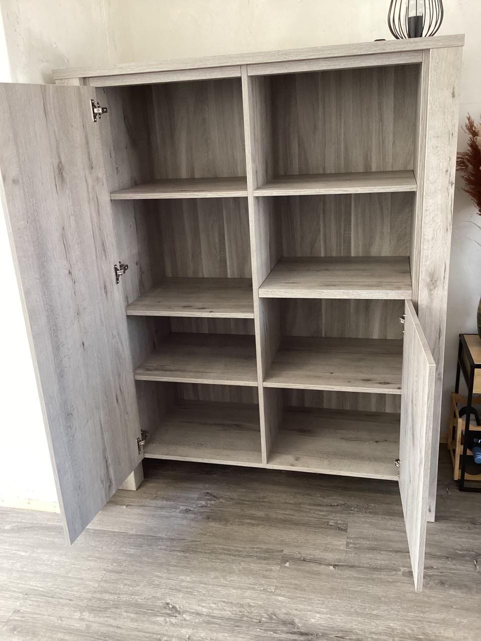 Tv kast en gewone kast