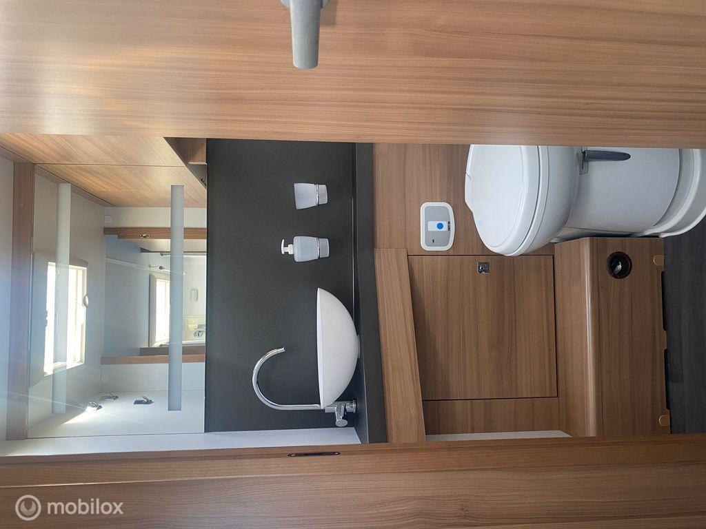 Adria Onbekend matrix 670dl