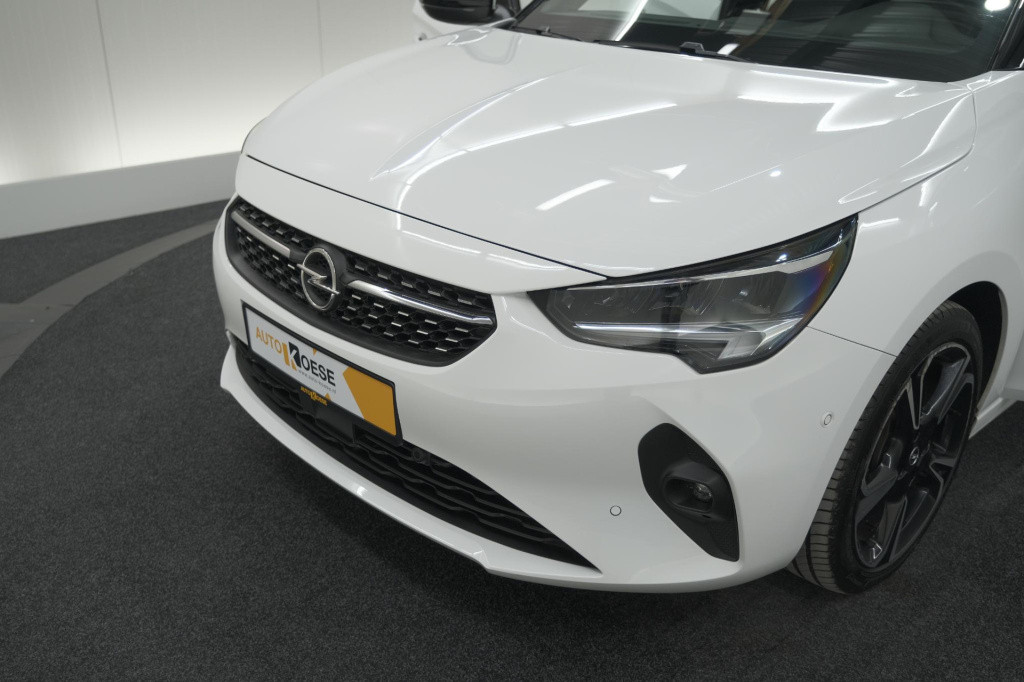 Opel Corsa 1.2 turbo 100 ultimate | panoramadak | camera | dodehoekdetectie