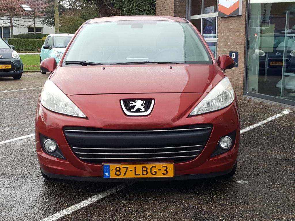 Peugeot 207 première 1.6-16v vti-120pk navigatie | cruise & climate control