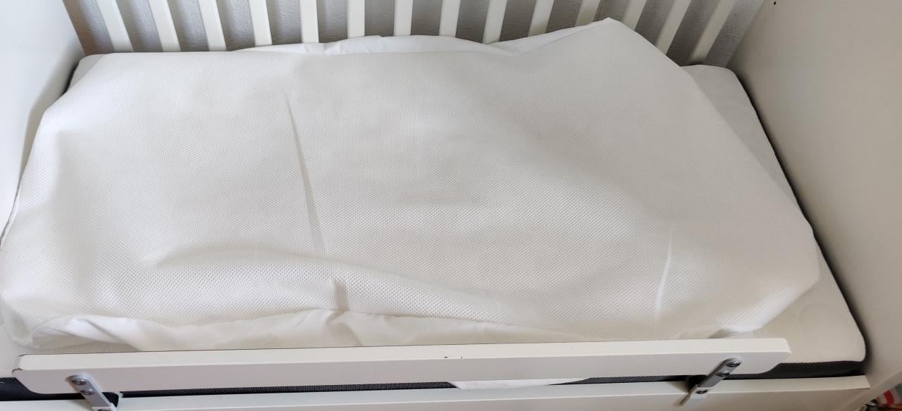 Baby ledikantje Ikea Stuva wit matras enz